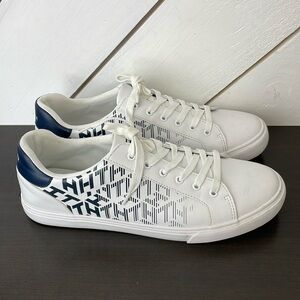 Tommy Hilfiger Women's 11 Loura3 Sneaker, White/Twilight Indigo